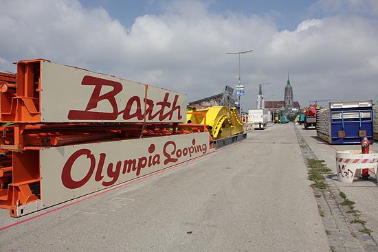 der Olympia-Looping ist eingetroffen (©Foto. Marikka-Laila Maisel)